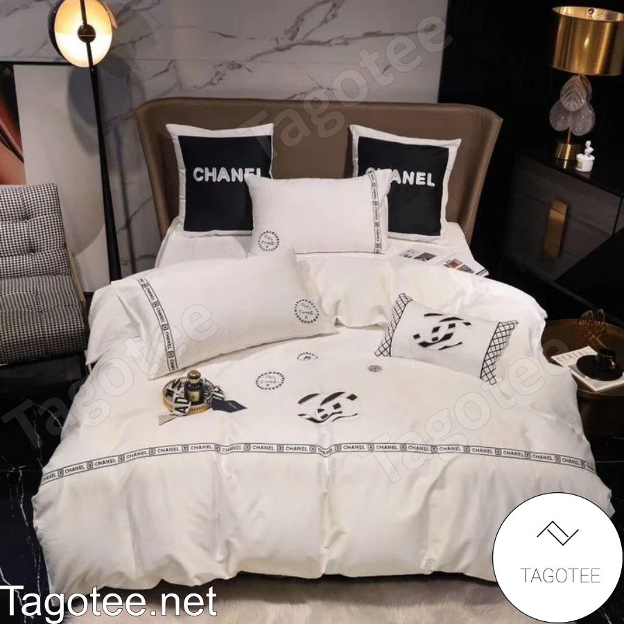 Chanel White With Brand Name On Stripe Luxury Bedding Set