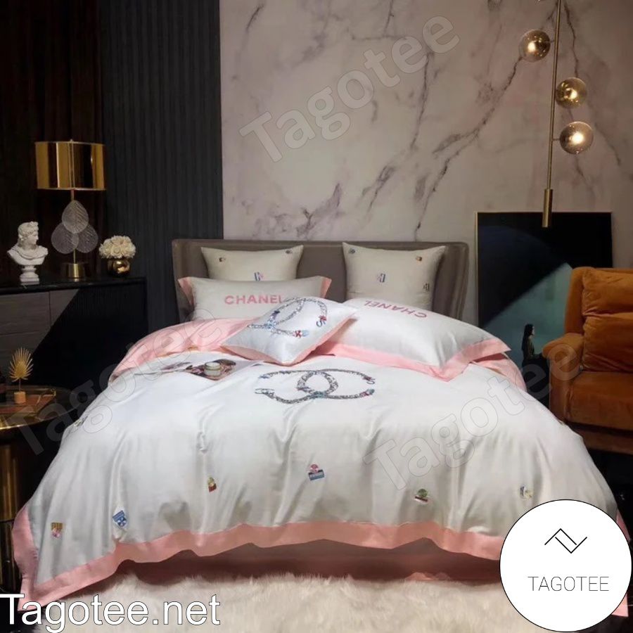 Chanel White With Pink Border Luxury Bedding Set