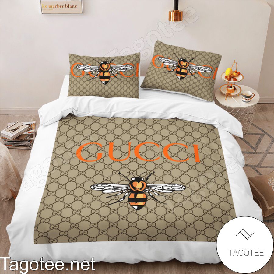 Gucci Bee Monogram White Border Bedding Set