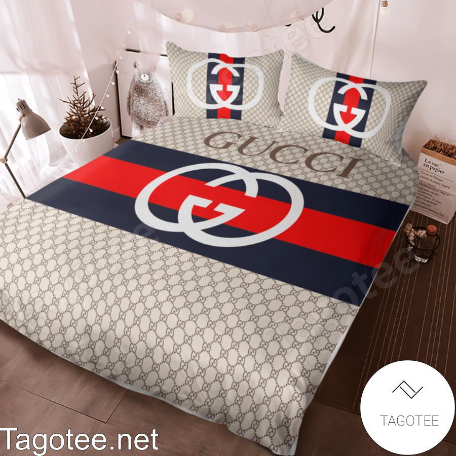 Gucci Big Logo On Black And Red Stripes Bedding Set a