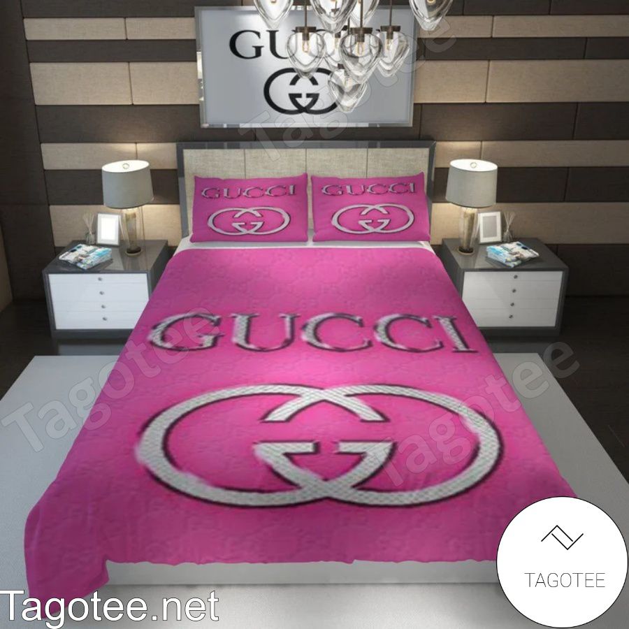 Gucci Brand Name And Logo Printed Pink Bedding Set