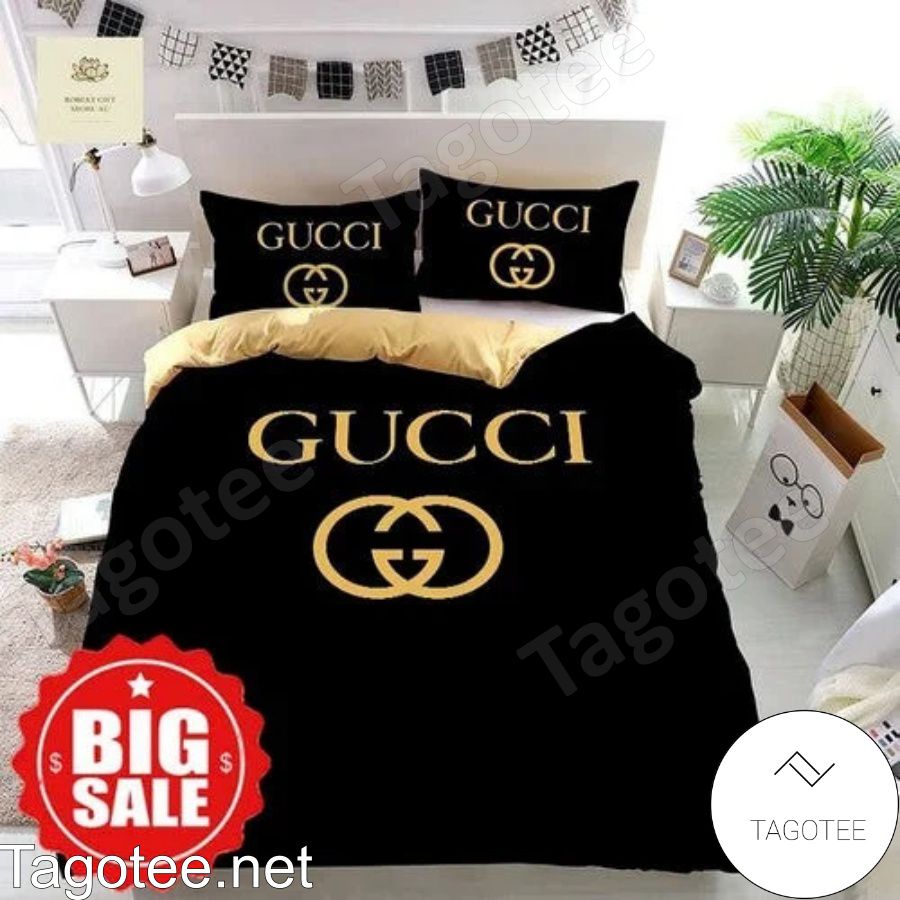 Gucci Luxury Brand Name And Logo Center Black Basic Bedding Set