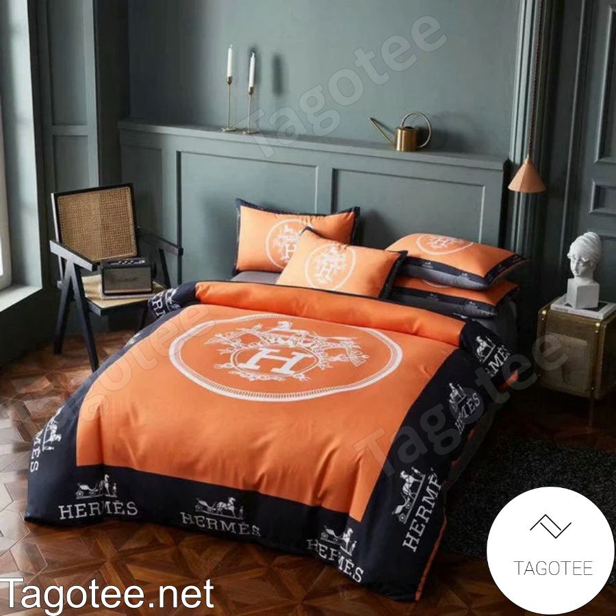 Hermes H Logo Center Orange With Black Border Luxury Bedding Set