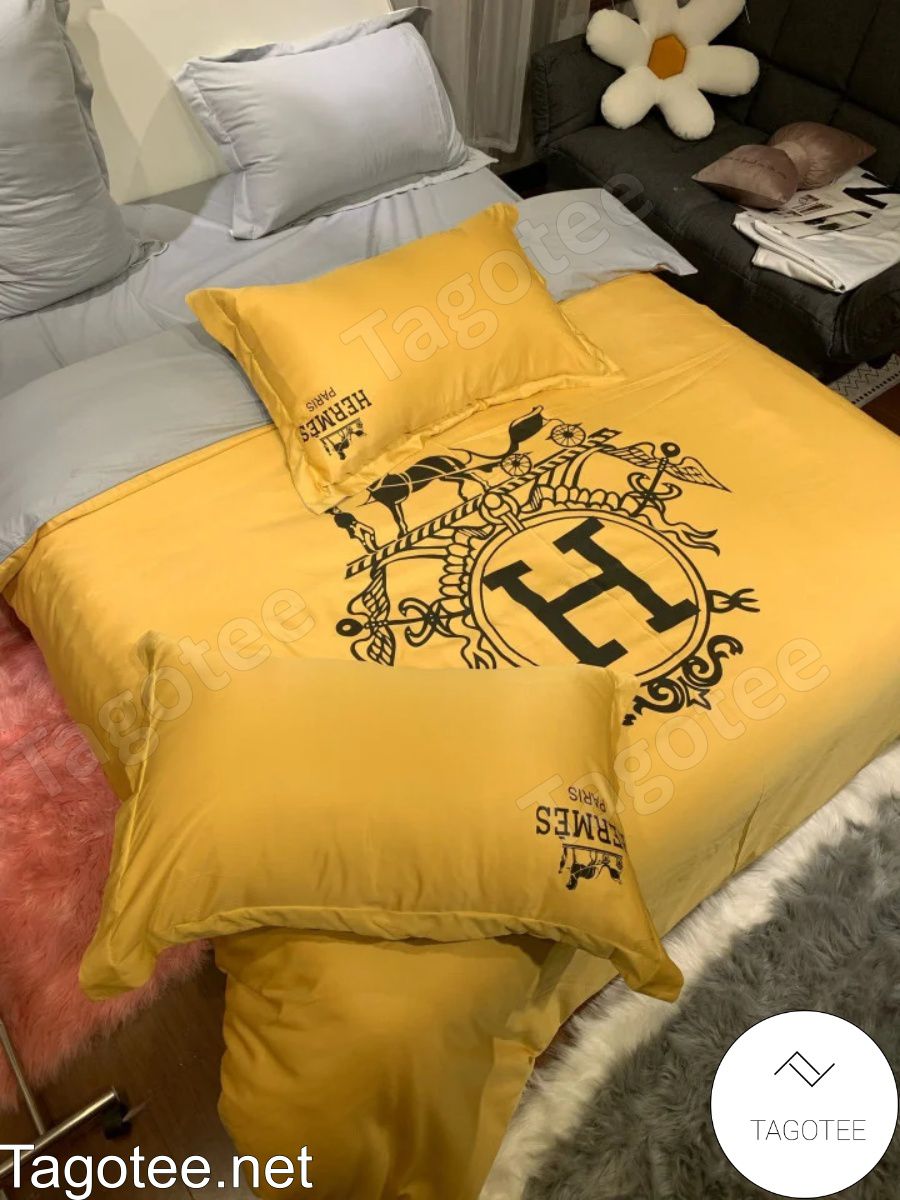 Hermes Paris Black Logo Center Yellow Luxury Bedding Set