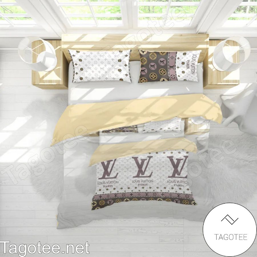 Louis Vuitton Dominant White Color Scheme Luxury Bedding Set