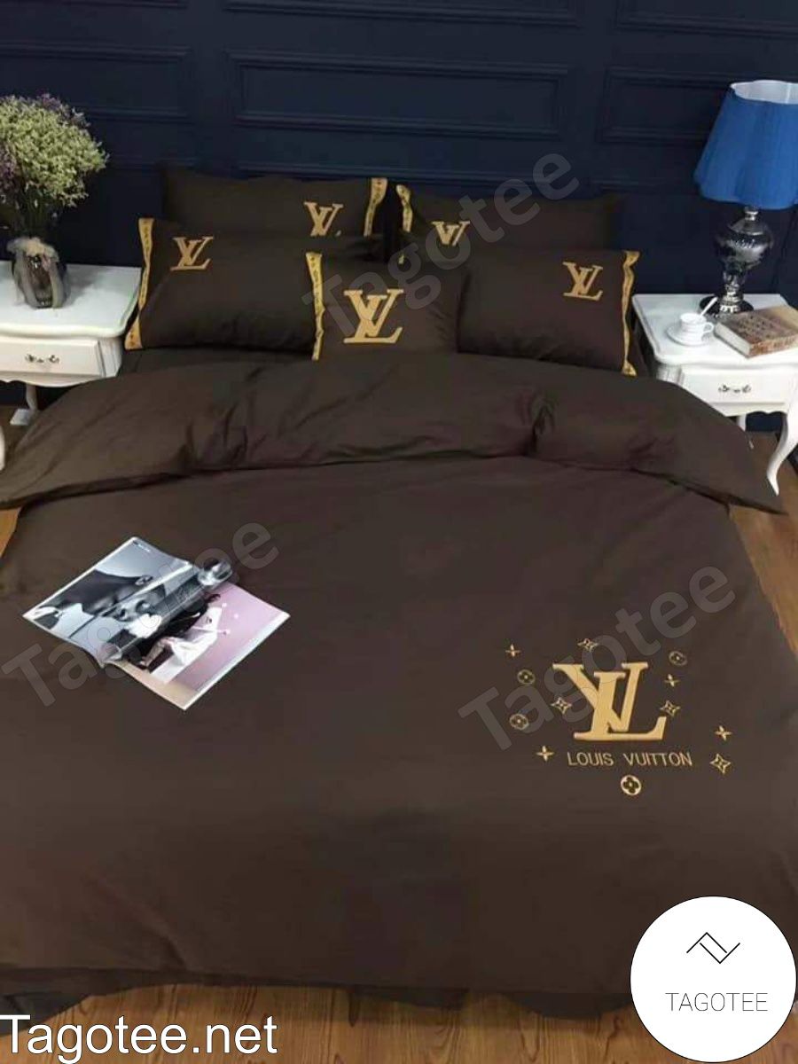 Louis Vuitton Logo On The Corner Brown Bedding Set