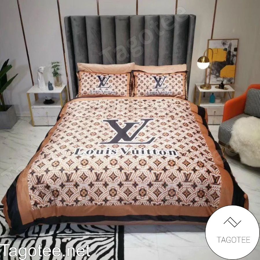 Louis Vuitton Monogram Crafty Pochette Toilette Bedding Set