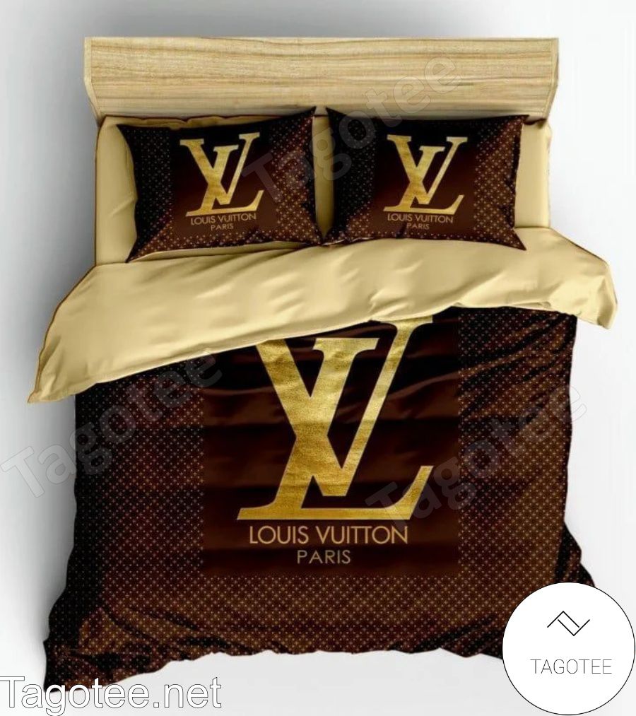 Louis Vuitton Paris Big Golden Logo Center Geometric Square Bedding Set