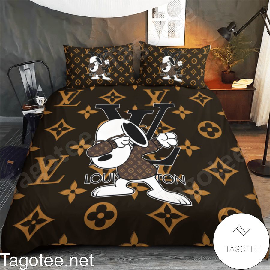 Louis Vuitton Snoopy Dabbing Monogram Dark Brown Bedding Set