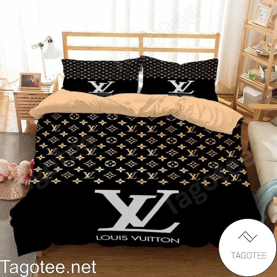 Louis Vuitton White Brand Logo With Monogram On Half Top Black Bedding Set